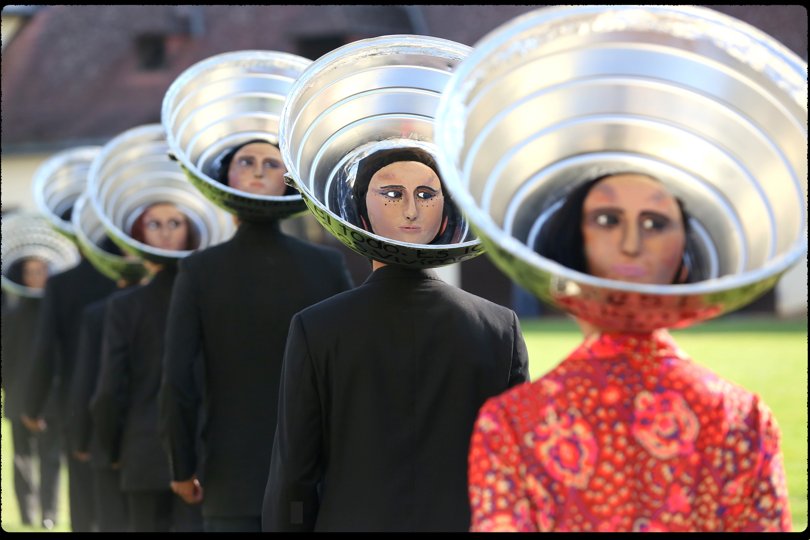 LOStheULTRAMAR<br>Tribu nómada en espacio público