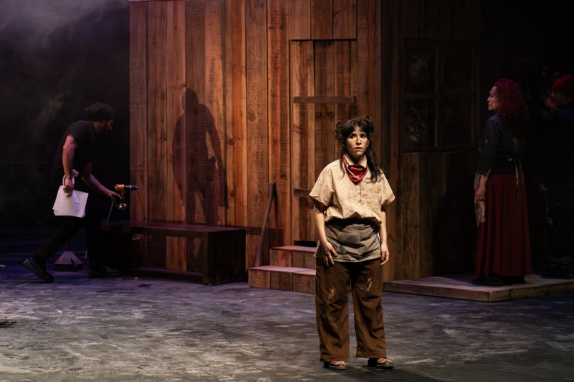 La caverna<br>Segunda parte de La trilogía del Absurdo*