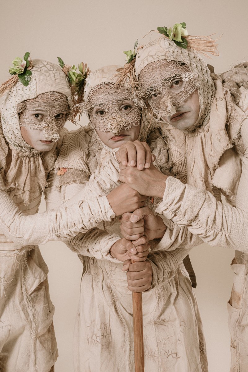 ARMADILLOS<br>Un viaje hacia el otro lado