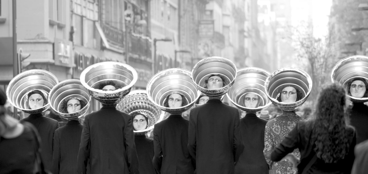 LOStheULTRAMAR<br>Tribu nómada en espacio público