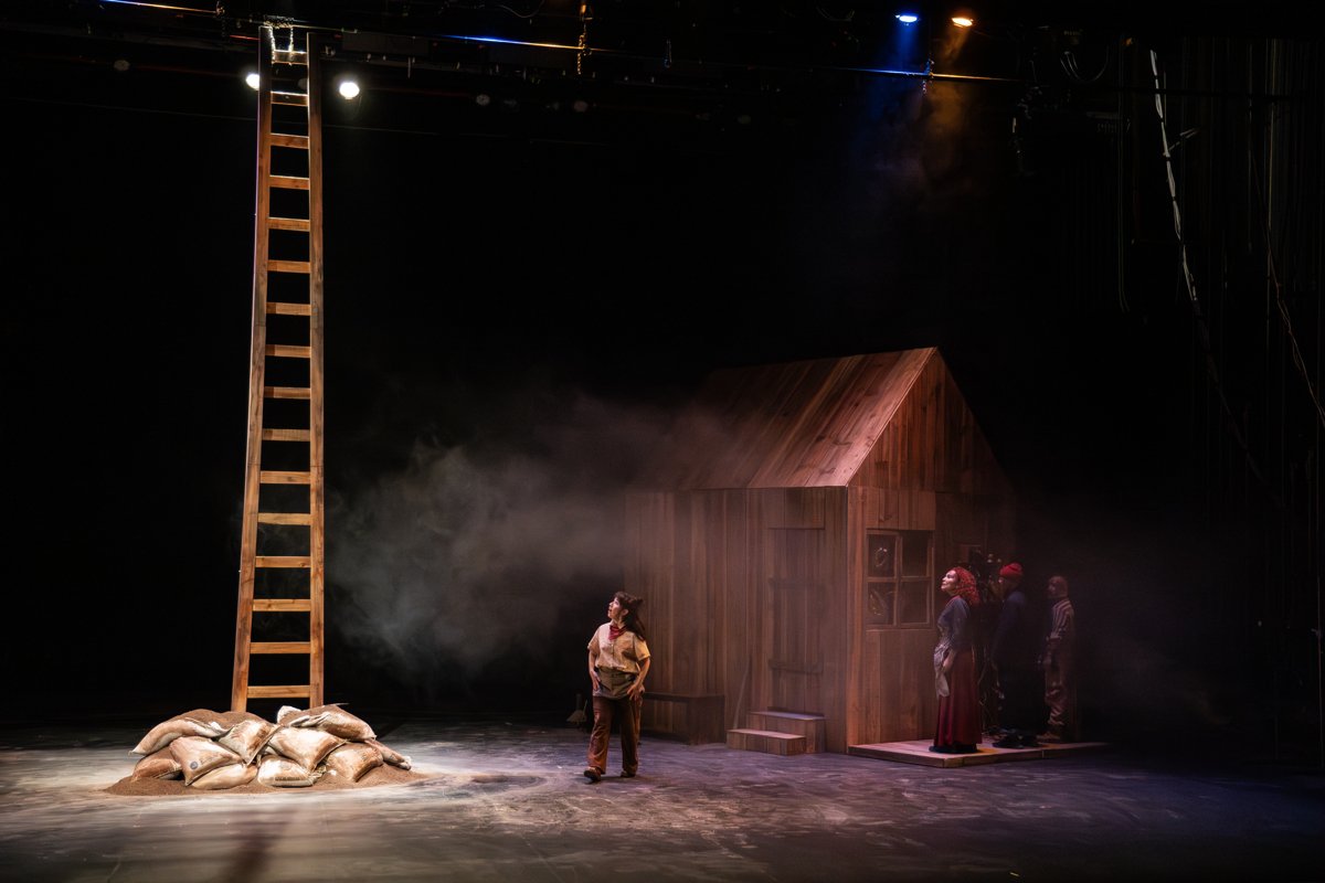 La caverna<br>Segunda parte de La trilogía del Absurdo*