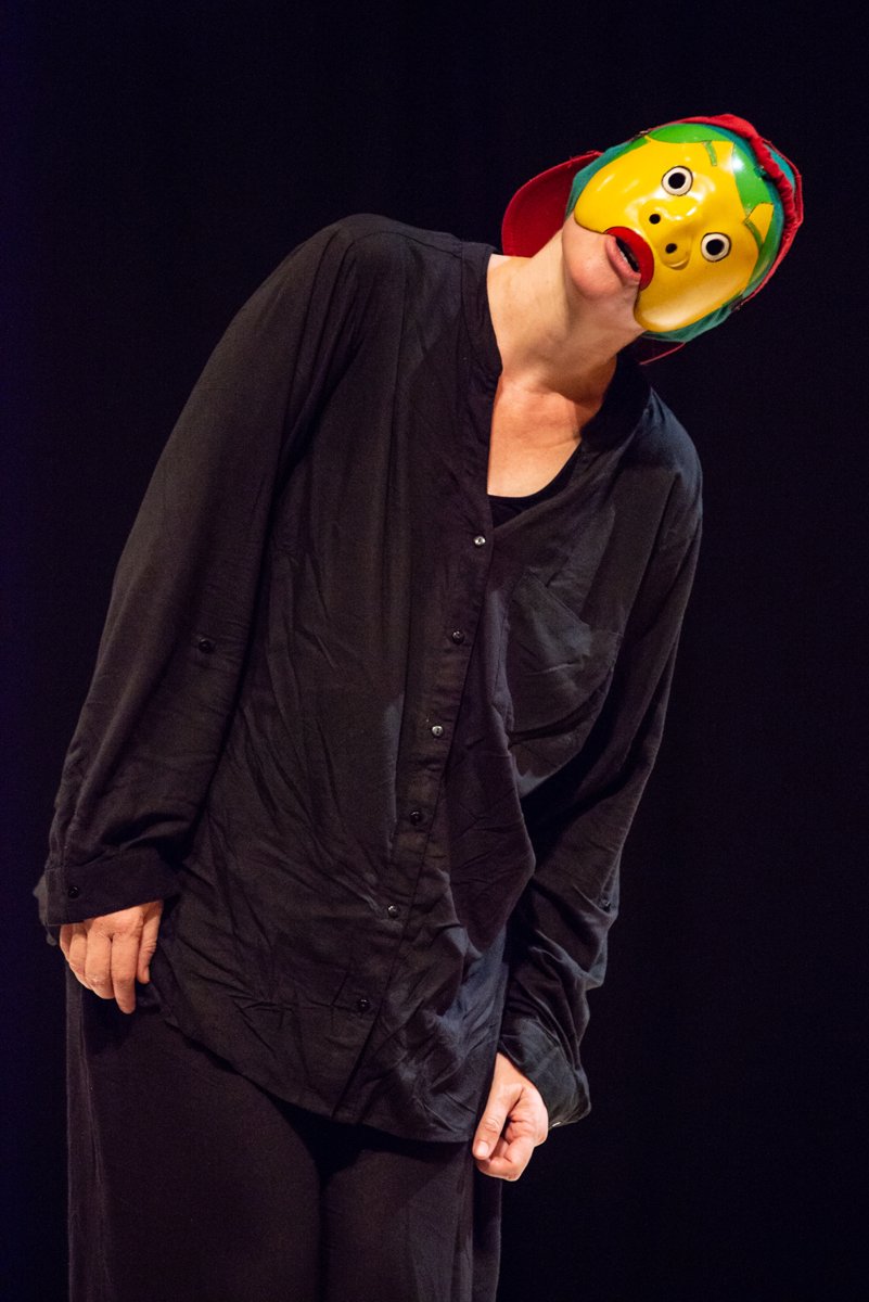 Mira la luna<br>Un diálogo sobre la máscara